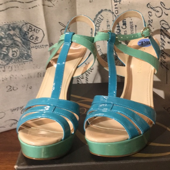 Never worn Enzo Angiolini sandal - Picture 4 of 5